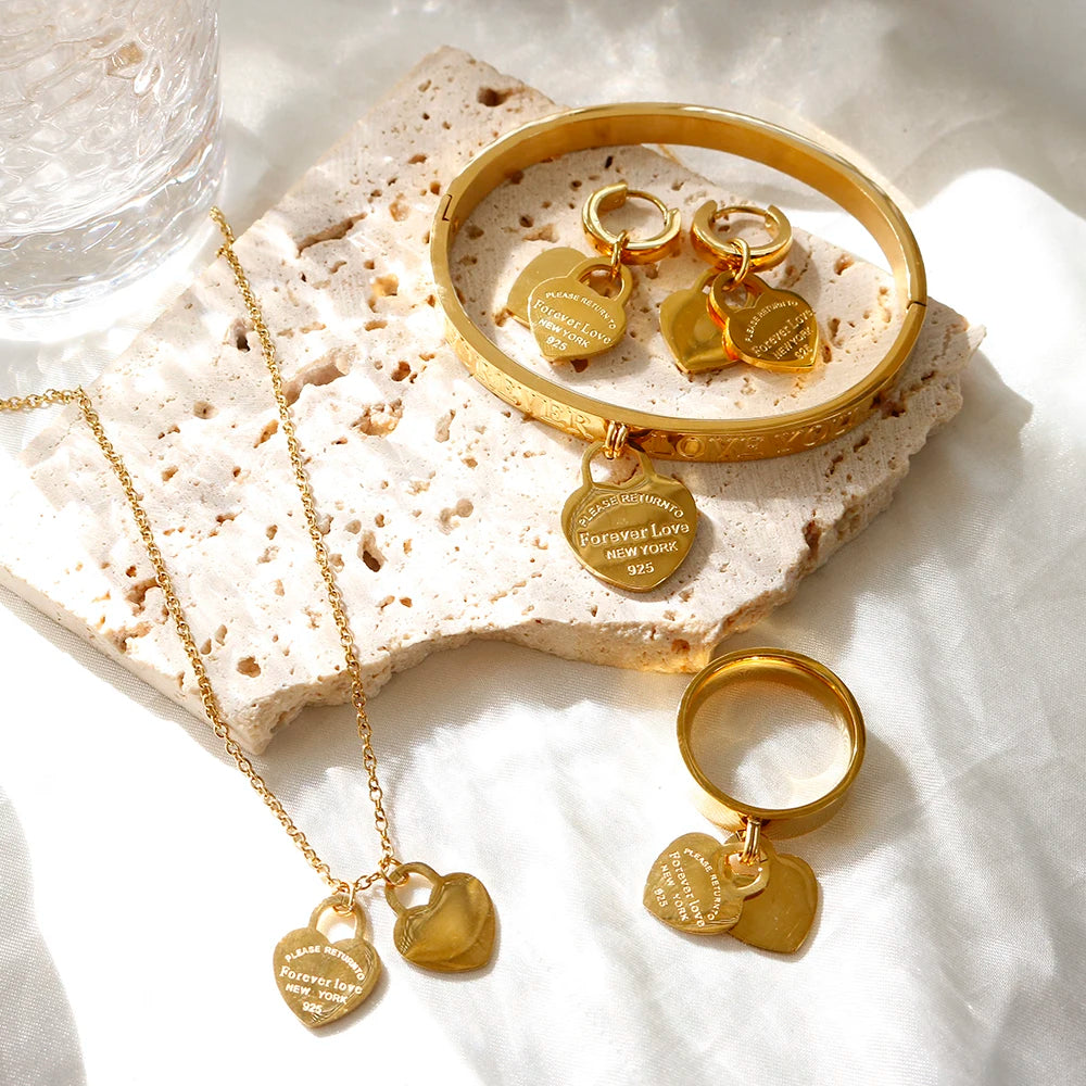 Elegant Heart Pendant Gifts - 18 K Gold Plated (Waterproof).