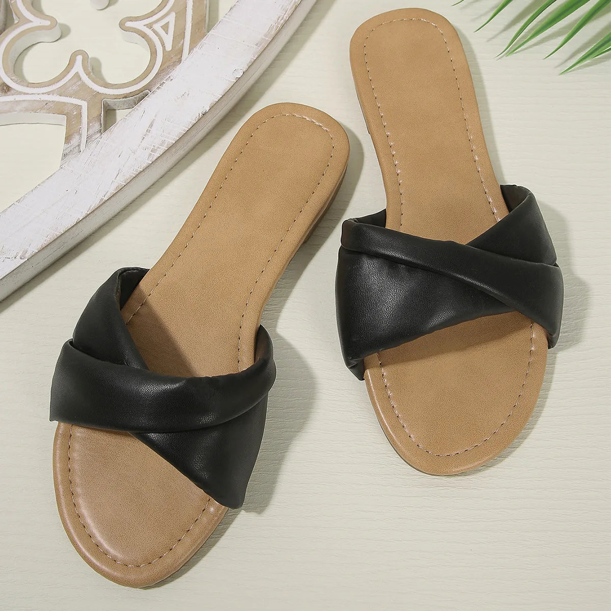 Women's Flat Beach Sandals Simple Fashion Slides With Soft Leather for Women and Ladies Free Shipping