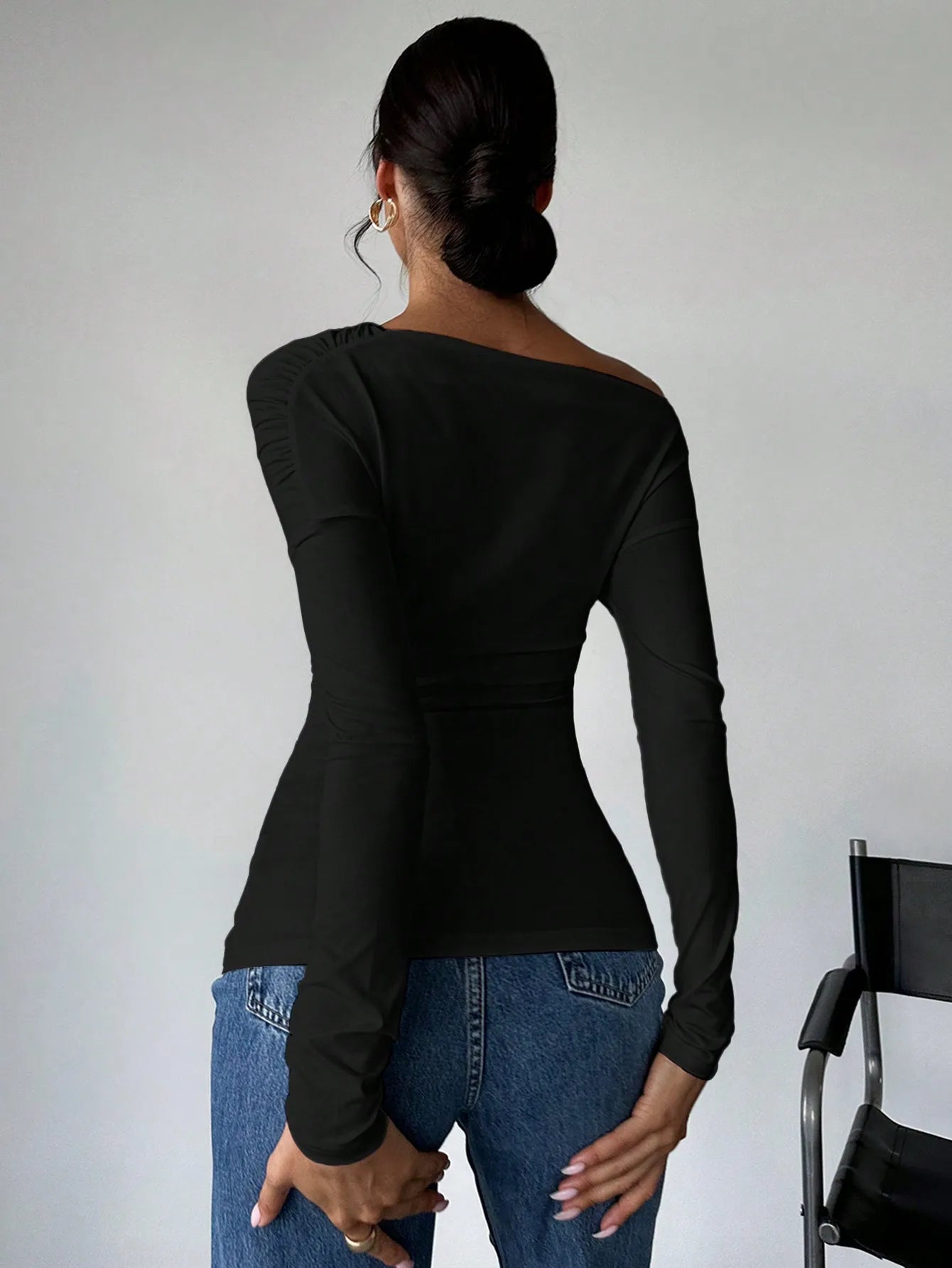 Sexy Off-Shoulder Slim Knit Top – Long Sleeve Asymmetrical Autumn/Winter T-Shirt for Women