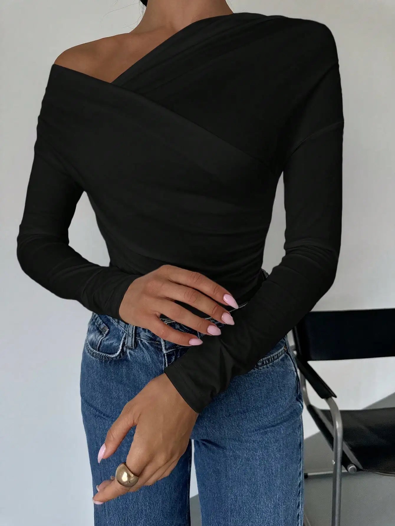 Sexy Off-Shoulder Slim Knit Top – Long Sleeve Asymmetrical Autumn/Winter T-Shirt for Women